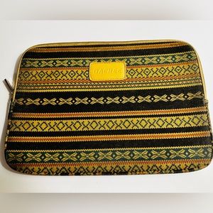 Dachee Canvas Laptop Bag Protective Padded Travel Case Zip Pouch brown tones